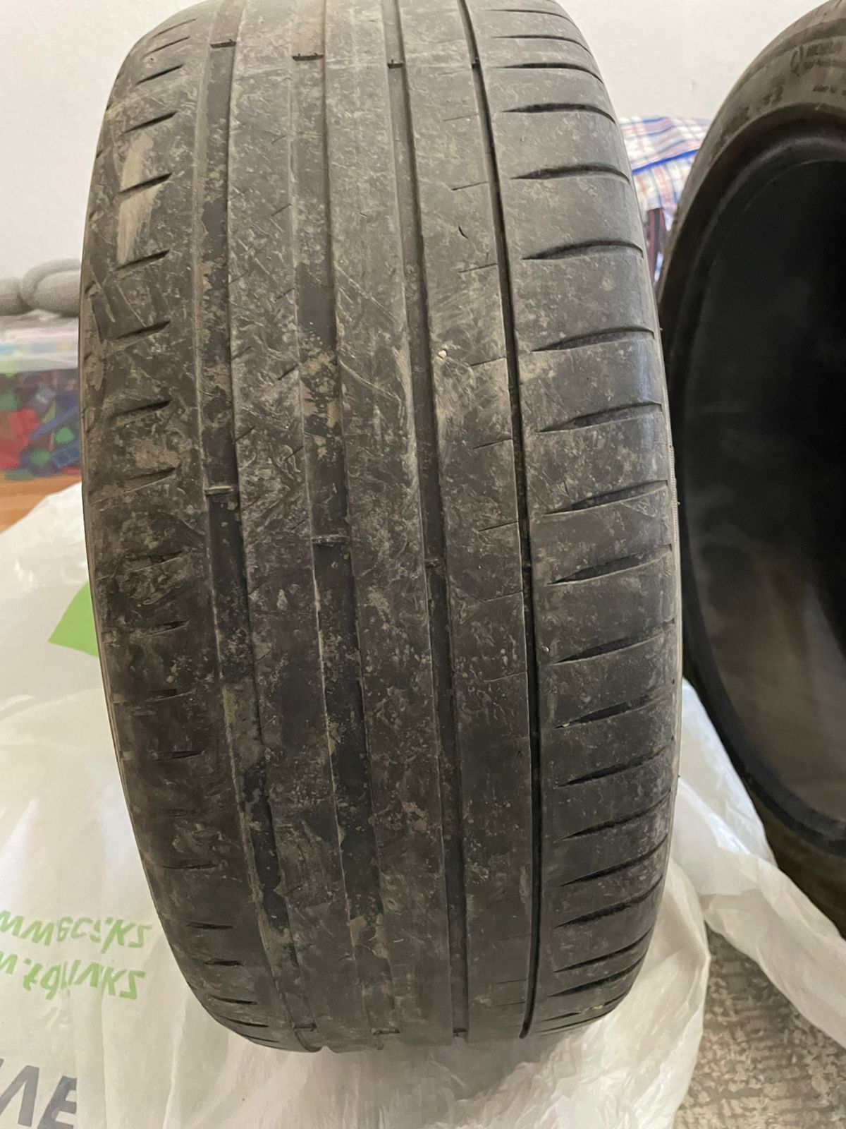 Продам шины, 245/45 R19 Michelin