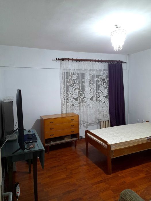 Inchiriez garsoniera confort 1 Dambu Pietros