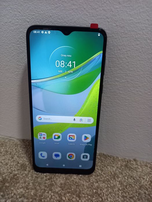 Motorola E13,64 gb