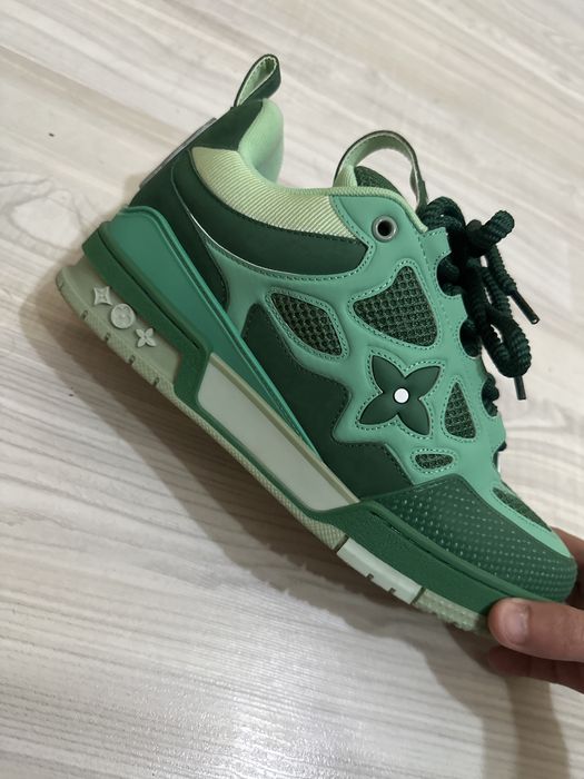 Vand adidasi louis vuitton