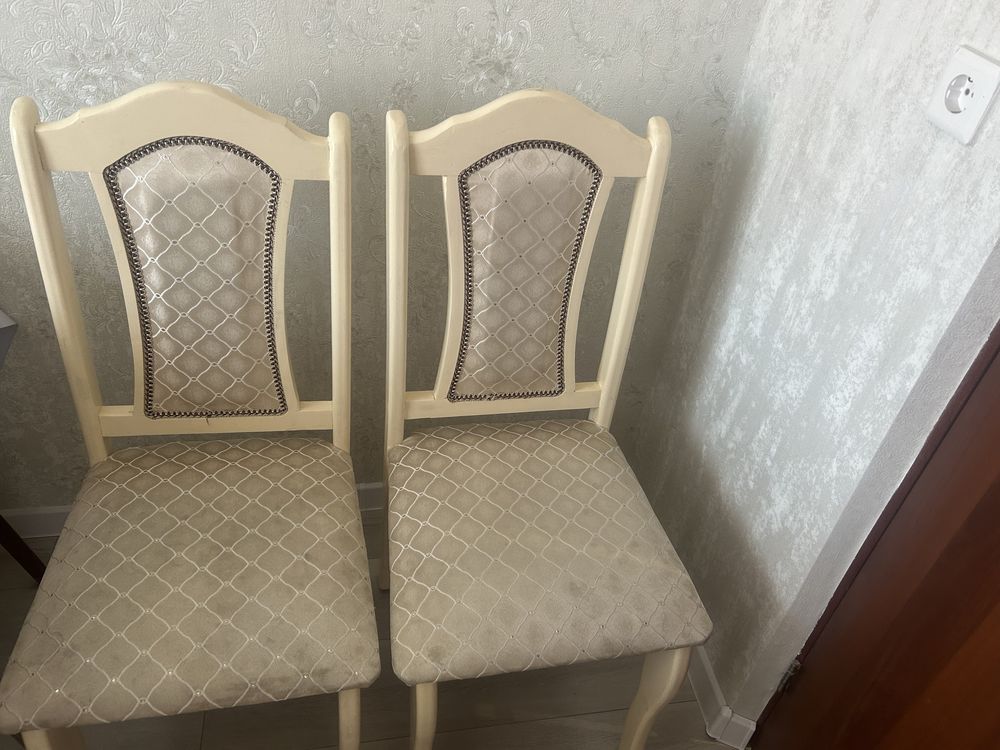 Стол и стуль