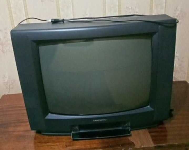Телевизор LG 72 sm katta.