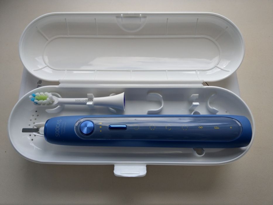 Чехол для электрической зубной щетки.