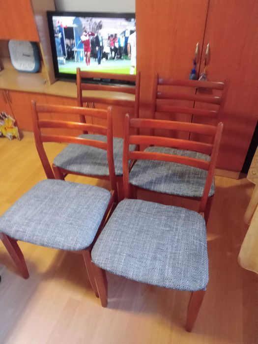 4 Scaune in stare buna