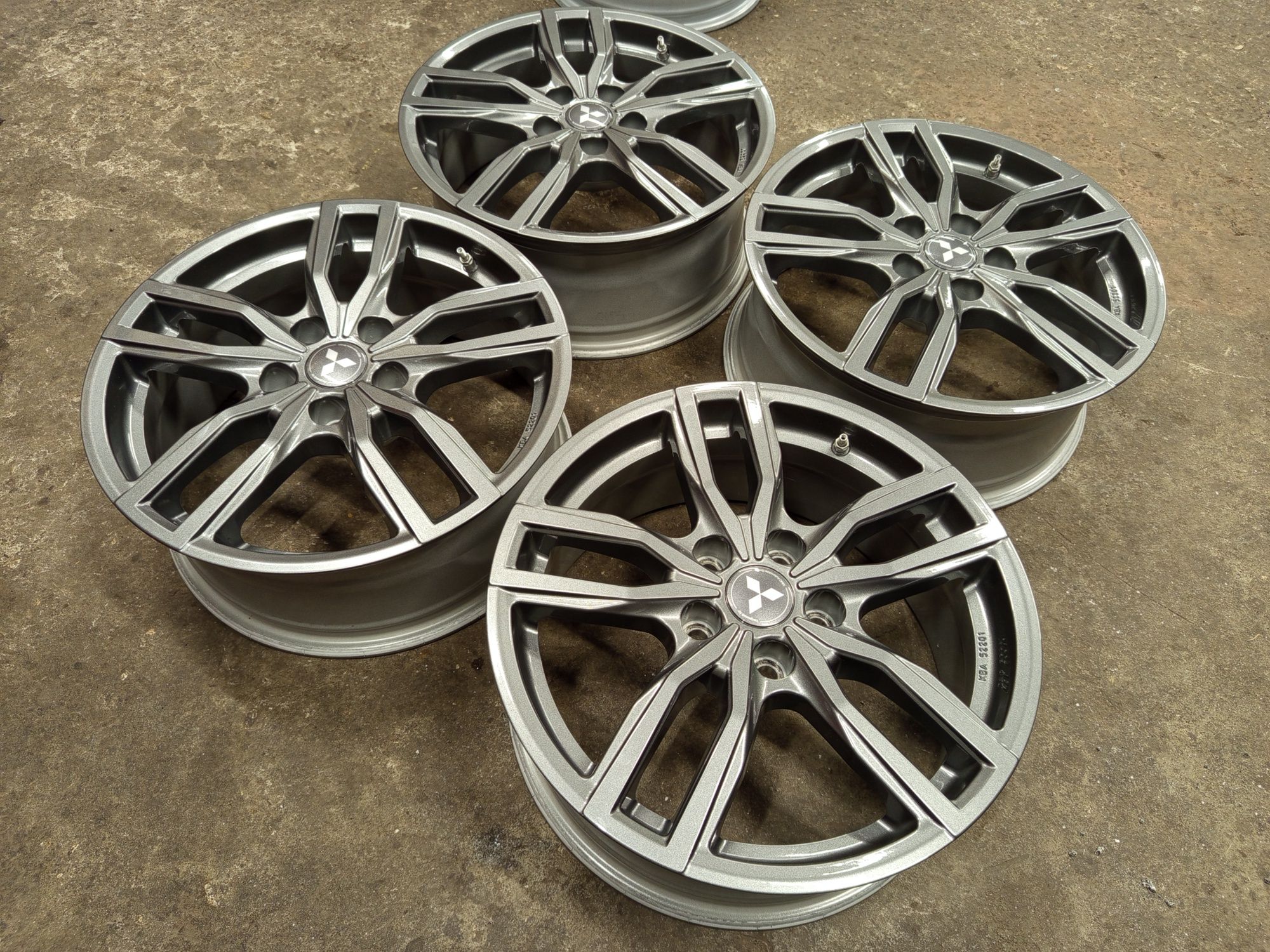 Mitsubishi 17" Джанти+Датчици 5x114,3 Оригинални за Мицубиши
