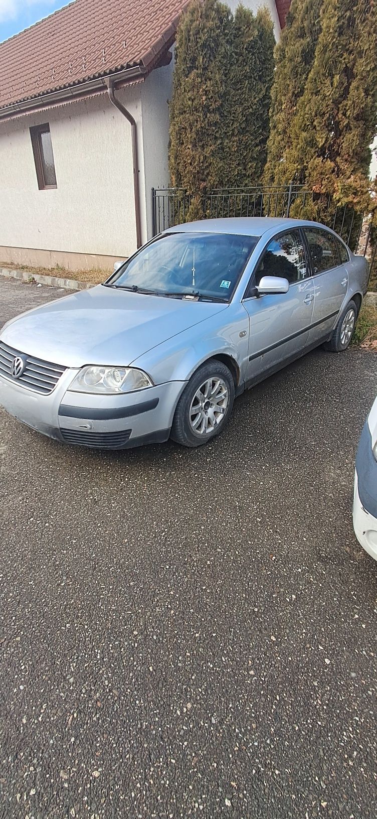 Spre vânzare vw passat diesel de 1,9 cu cu volanul pe partea dreapta.