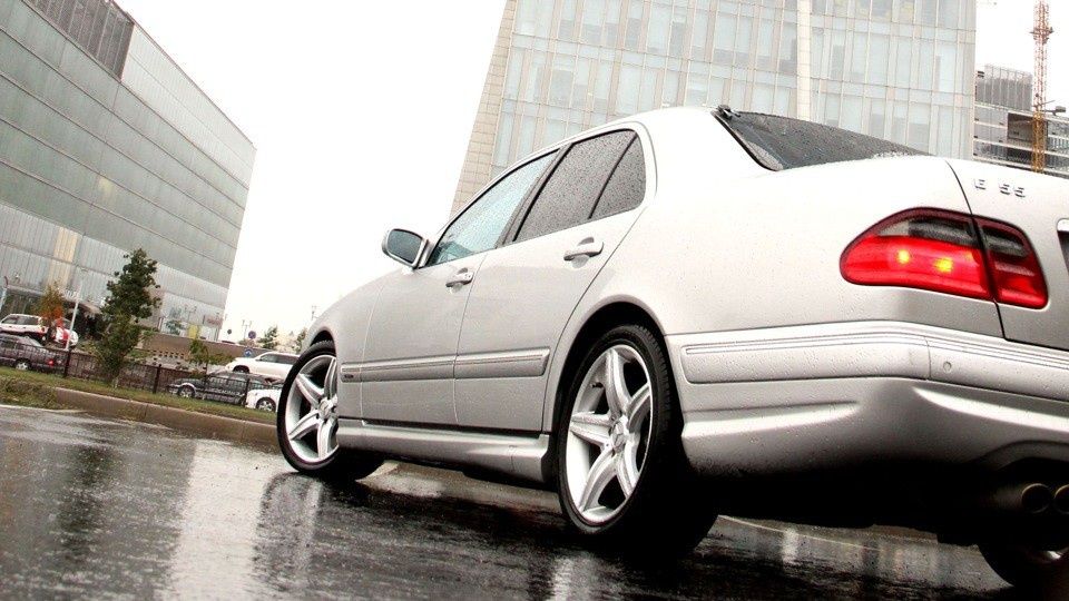 Накладки порогов mercedes w210(лупатый)