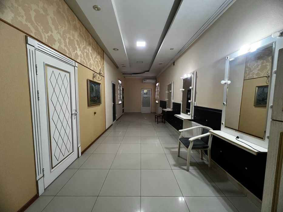 200 м² на первой линии — место, где ваш бизнес будет на виду! (55)