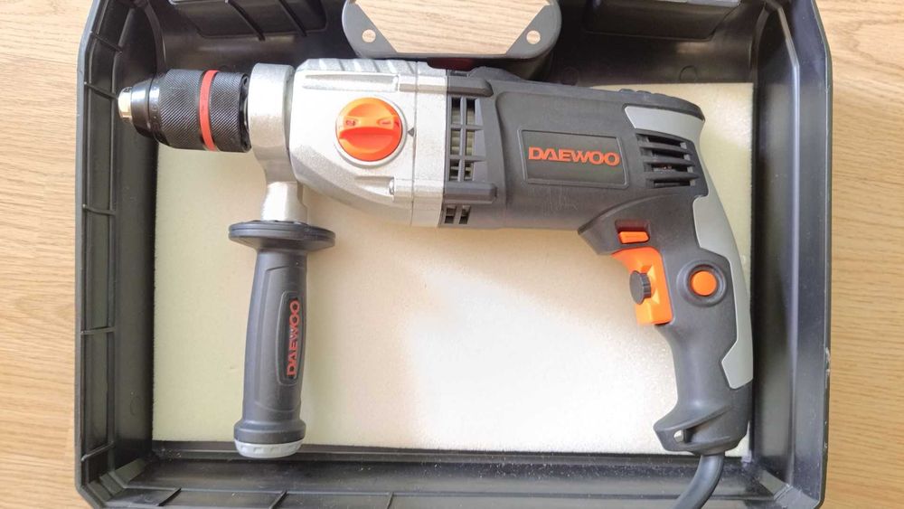 Ударна бормашина Daewoo DAID 1050 с 2 скорости, 1050 W