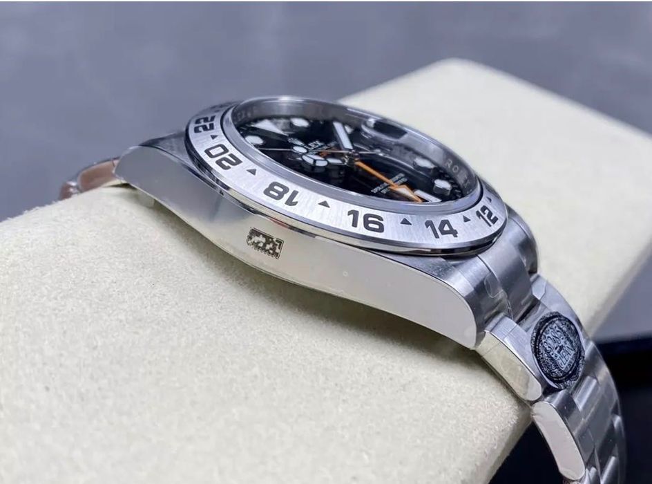 Rolex Explorer II , Black, 42 mm, Oystersteel, Reference 226570