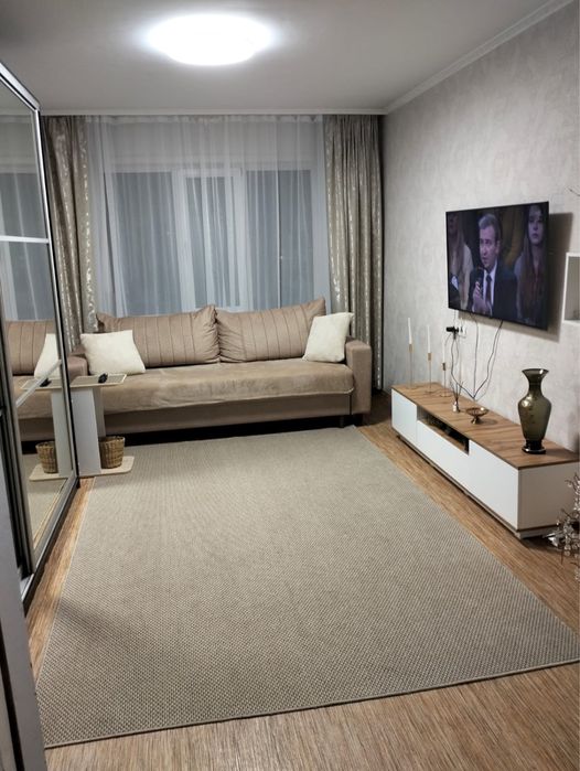 Продам 2-комнатную квартиру Толстого 109