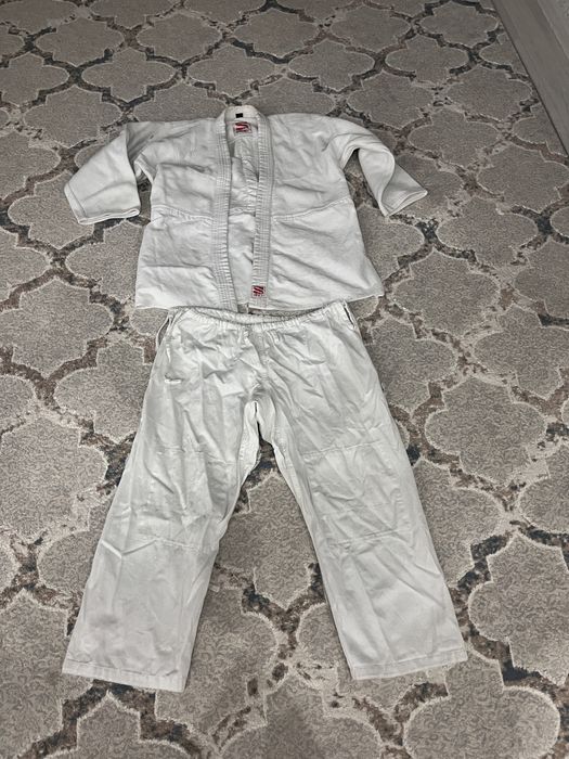 Продам костюм для дзюдо