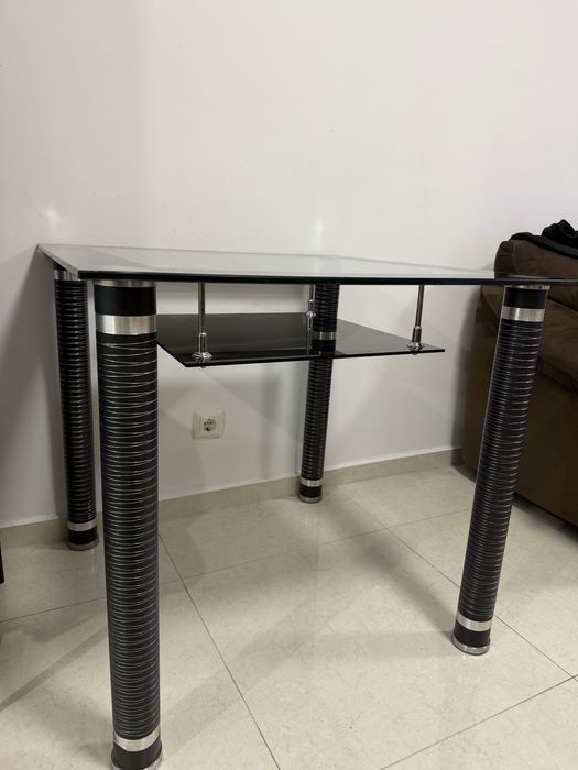 Кухненска стъклена маса