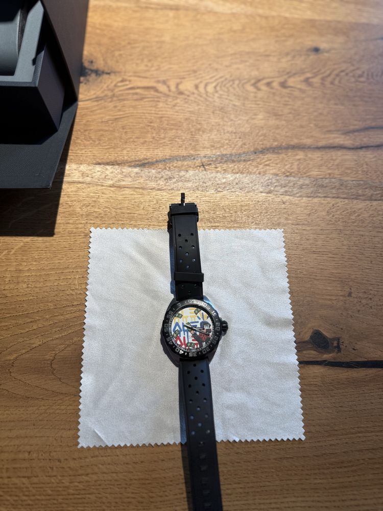 Часовник TAG Heuer Formula 1 special edition