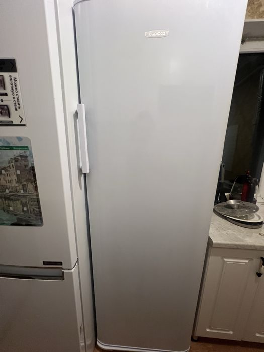 Морозильник Бирюса — большой, в отличном состоянии