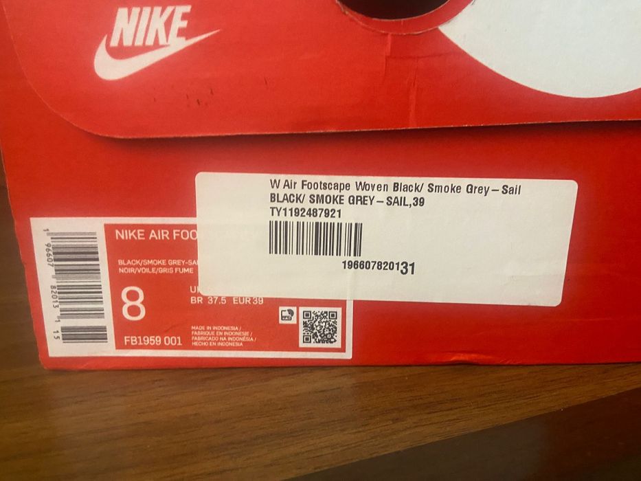 Nike woven black /smoke Grey (original orice 879 lei)