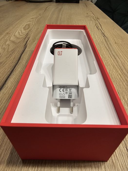 OnePlus 8T full box