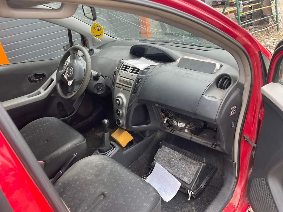 Toyota yaris 1.3vvti НА ЧАСТИ