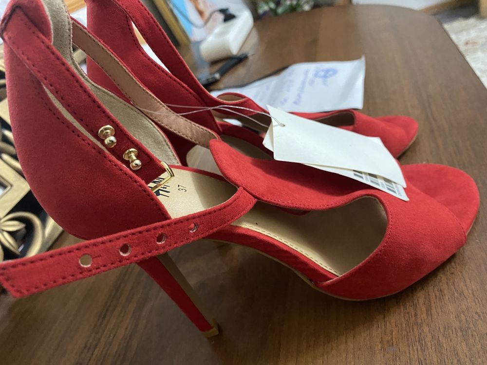 Обувь/Туфли женские, красные