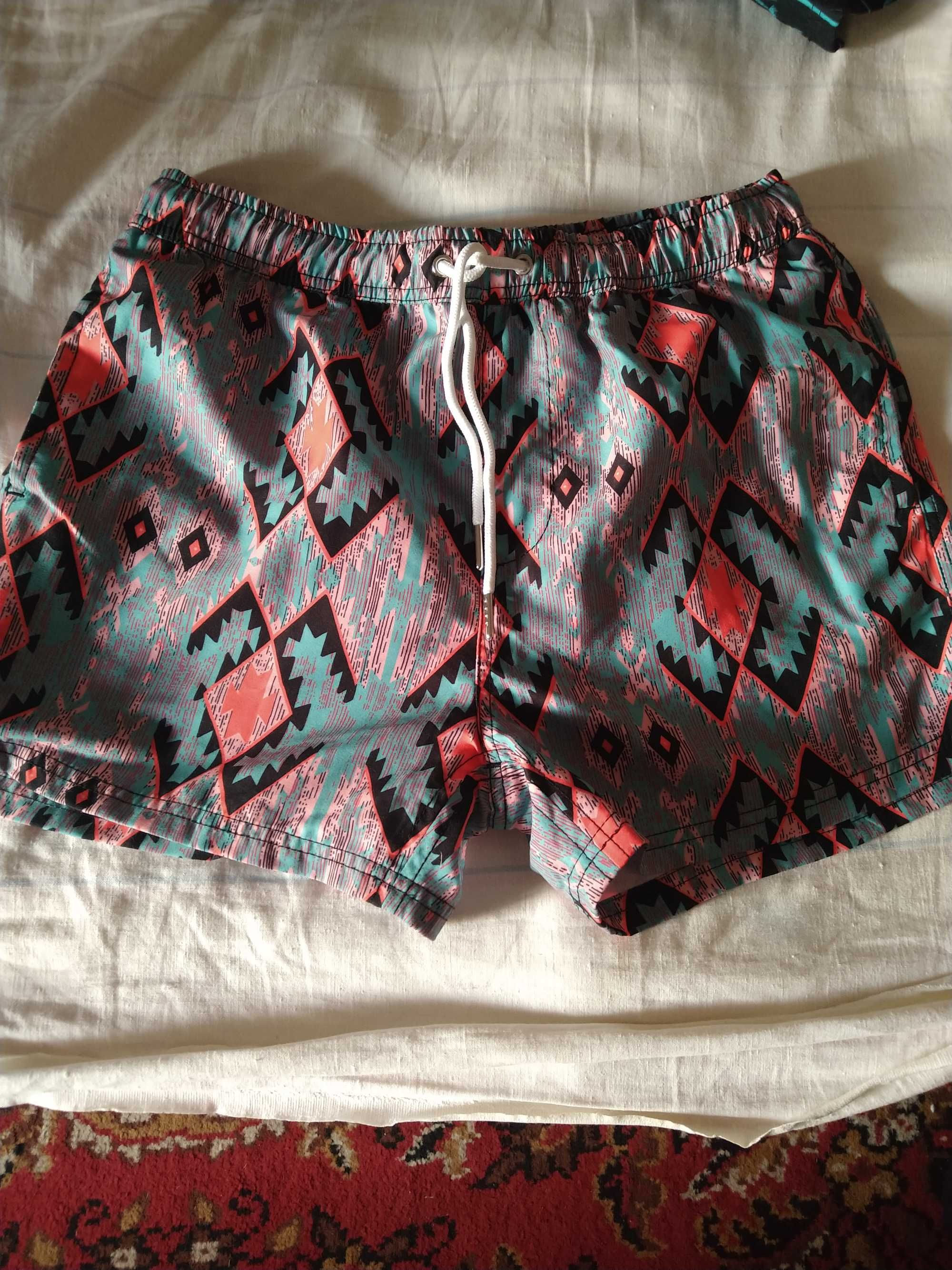 Pantaloni scurti
