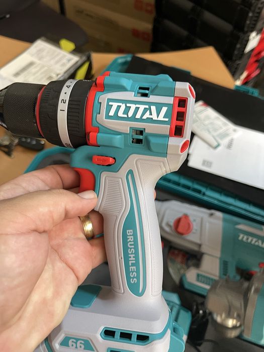 Set 3 scule pe acumulator Total 20 v (polizor bormasina)