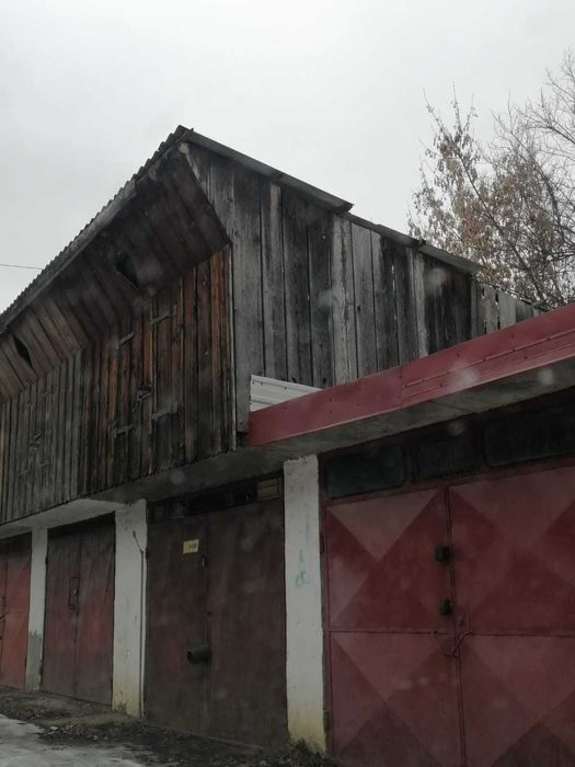 De Vânzare Garaj cu Beci, Pod și Curent Electric în Rădăuți