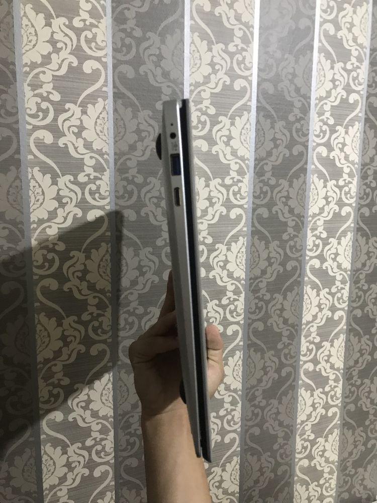 Noutbuk Davon DW156