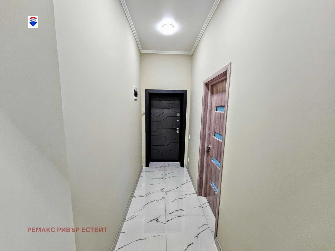 Продава се Едностаен апартамент в Русе, Център - 46 кв.м за 1696 €/кв.м - Снимка #6