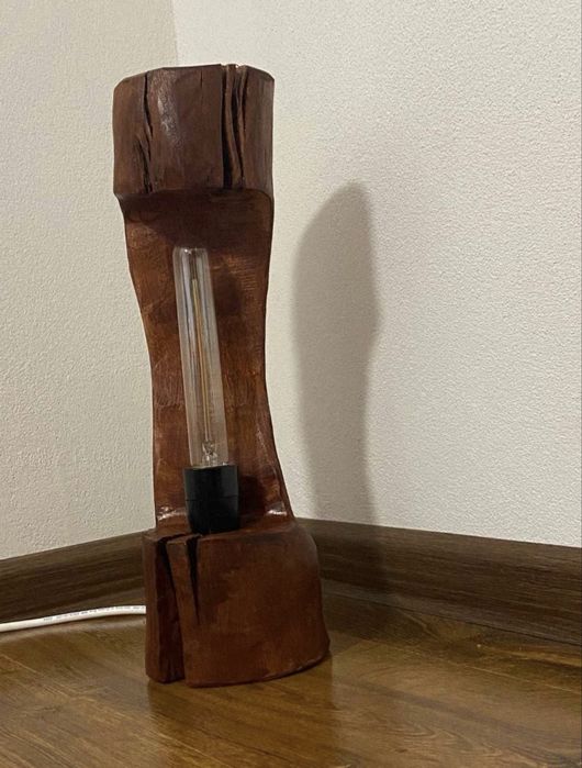 Lampă rustică din lemn de frasin