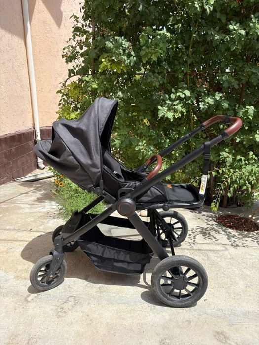 Продам прогулочную коляску