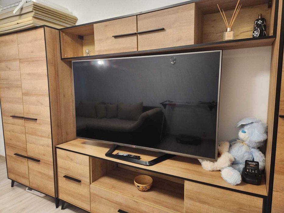 Televizor LED LG 3D 152 cm/ Netflix / Youtube + suport perete