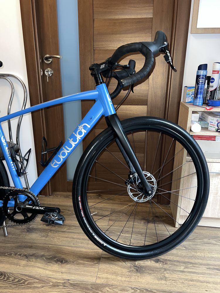 Vand bicicleta gravel ca noua