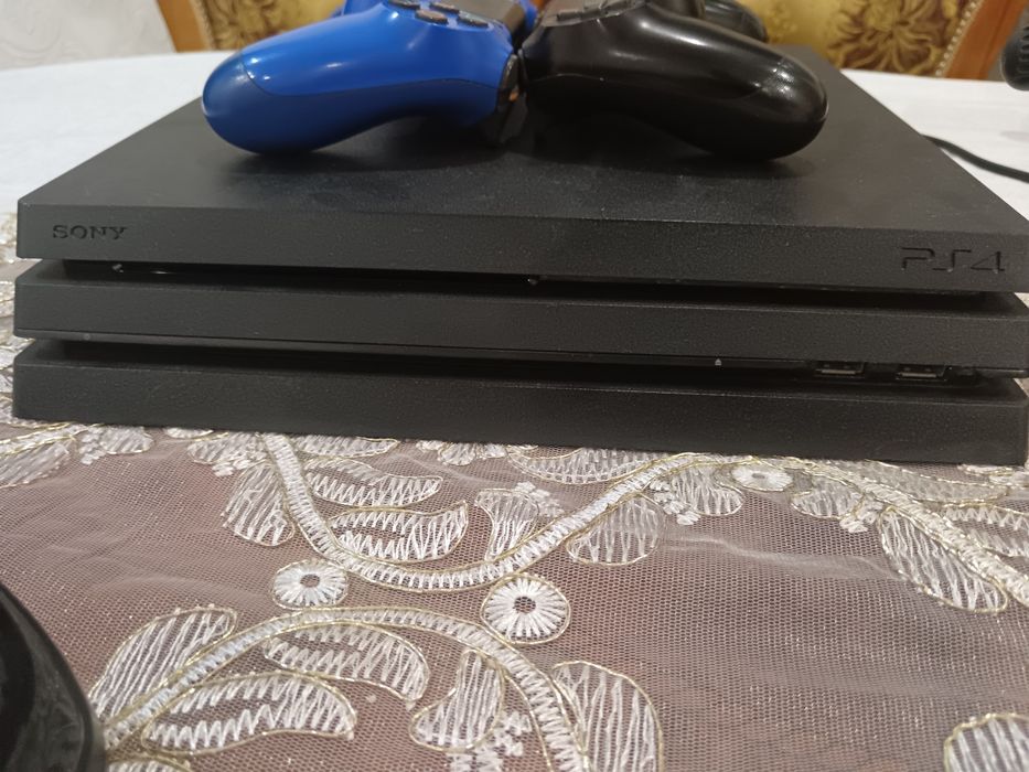 Sony PlayStation 4 pro игровая приставка