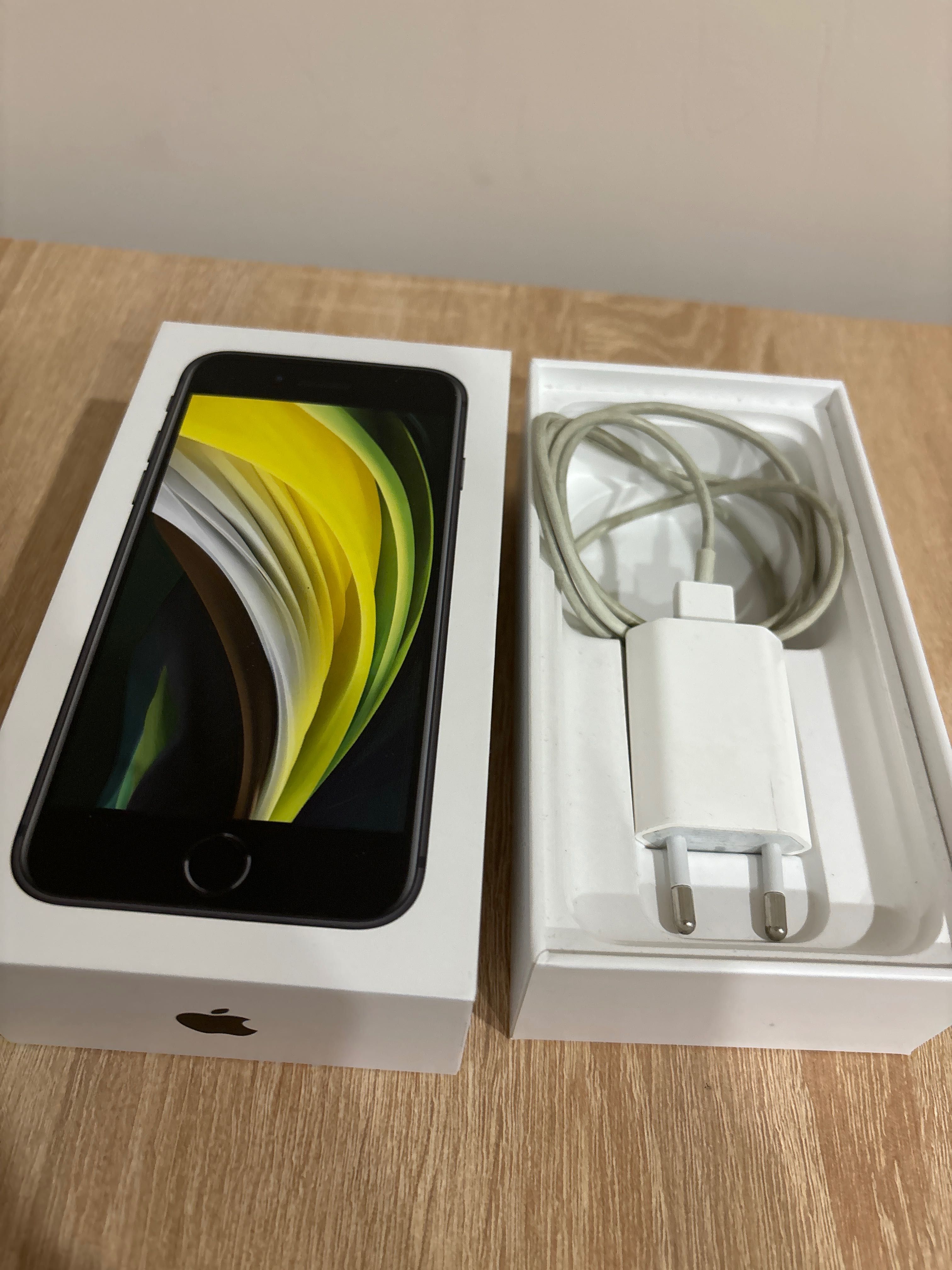 Iphonse SE 2020 128gb черен