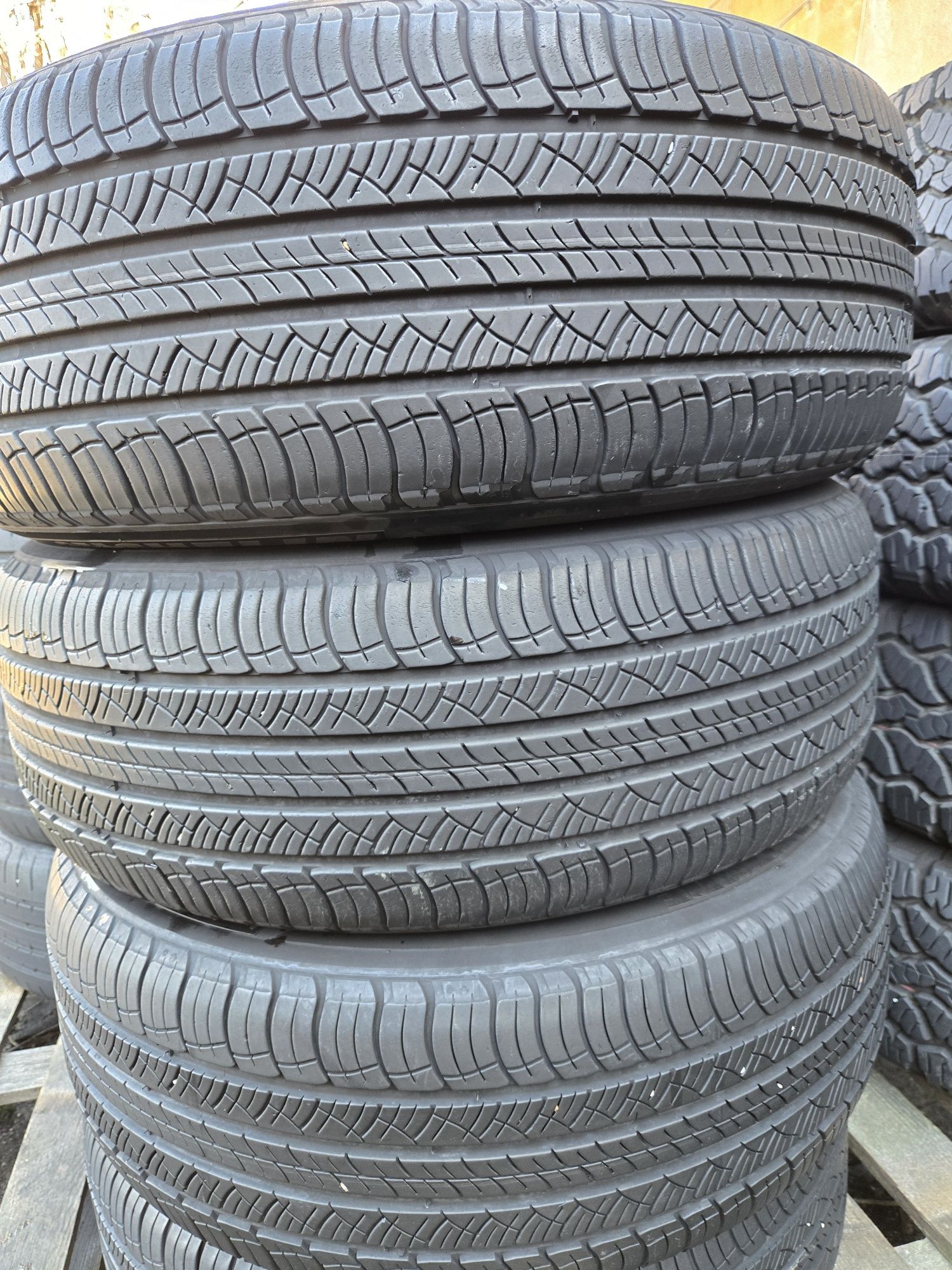 4бр. 235 60 18 Michelin летни.