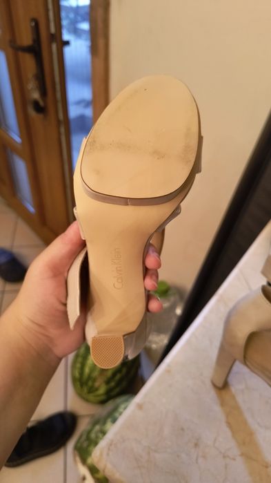 Sandale bej  Calvin Klein, cu toc, din piele naturala