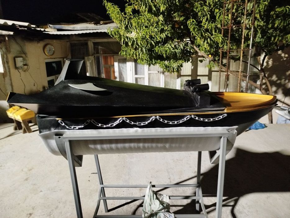 Antikvar parahod shashlik qiladigan qora sotiladi