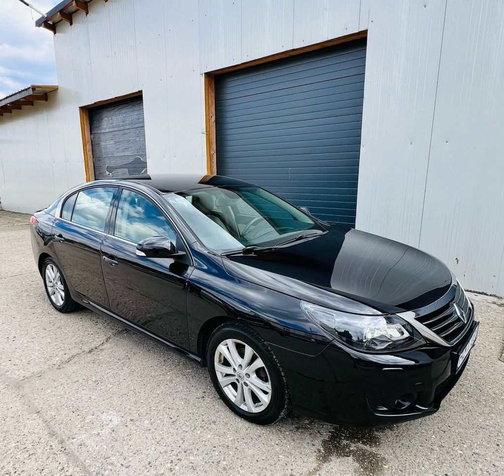 Autoturism Renault Latitude