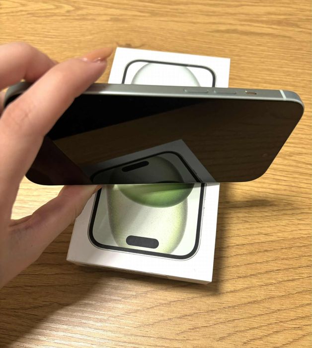 Смартфон Apple iPhone 15, 128 GB  5G, green