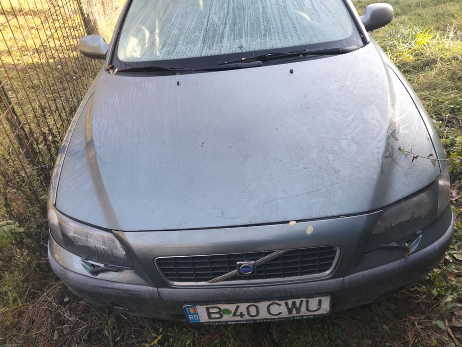 Vând sau dezmembrez Volvo