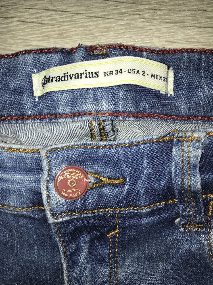 Pantaloni jeans Stradivarius nr.34
