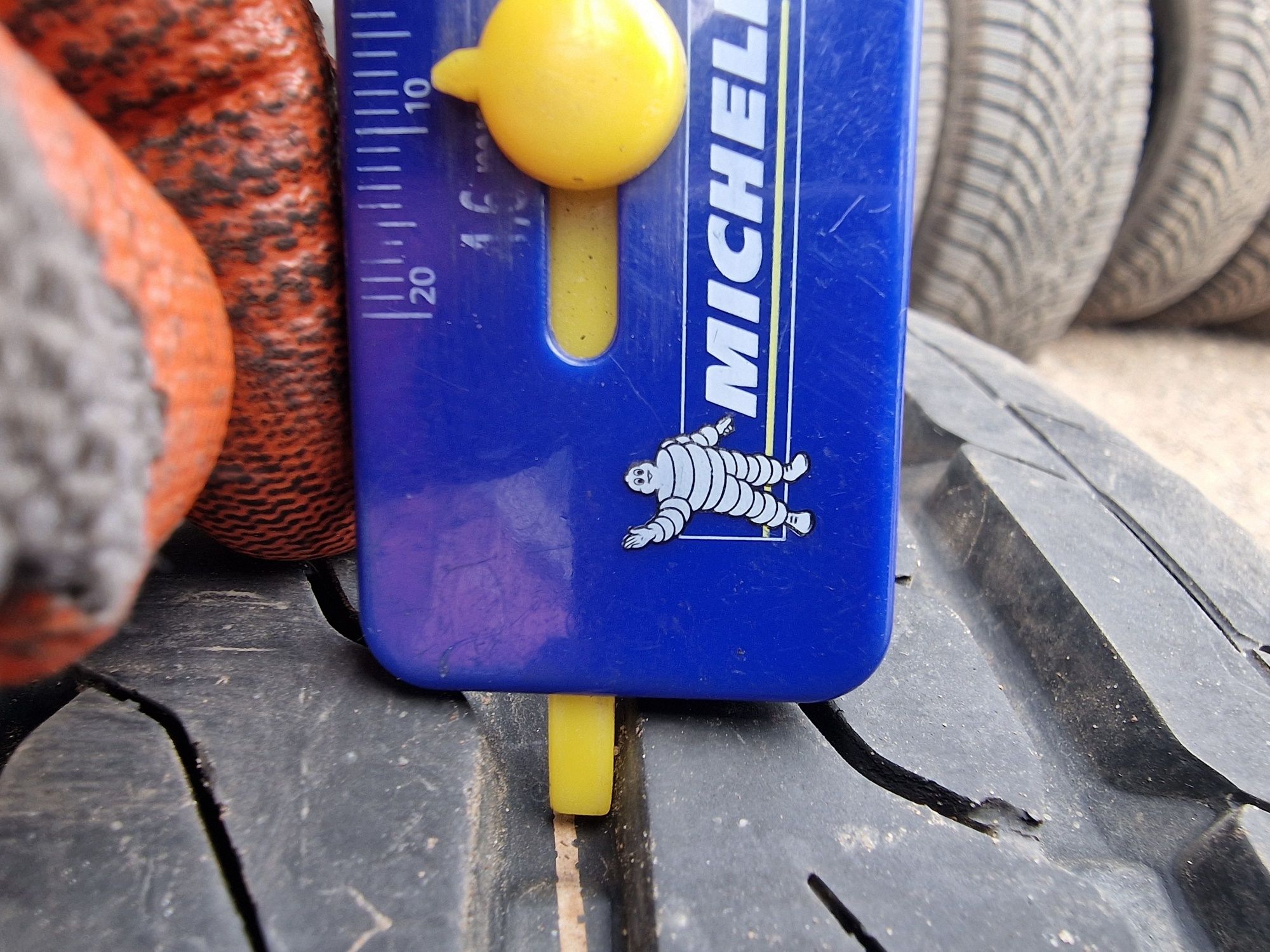 Anvelope 195R14C marca Dayton, 8 mm