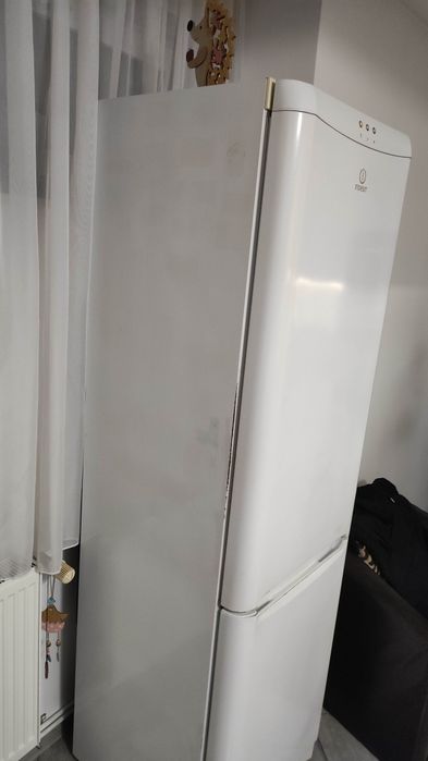 Combina frigorifica Indesit