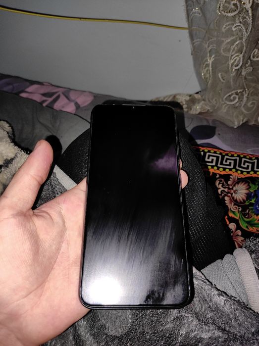 Realmi C21-Y xolati zur