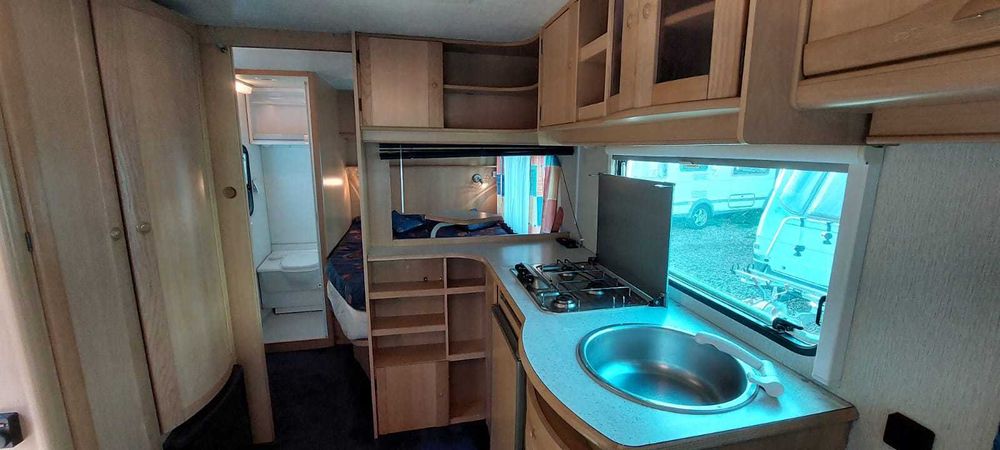 Rulota ADRIA502 cu pat matrimonial, boiler,dus, avem 18 rulote in stoc