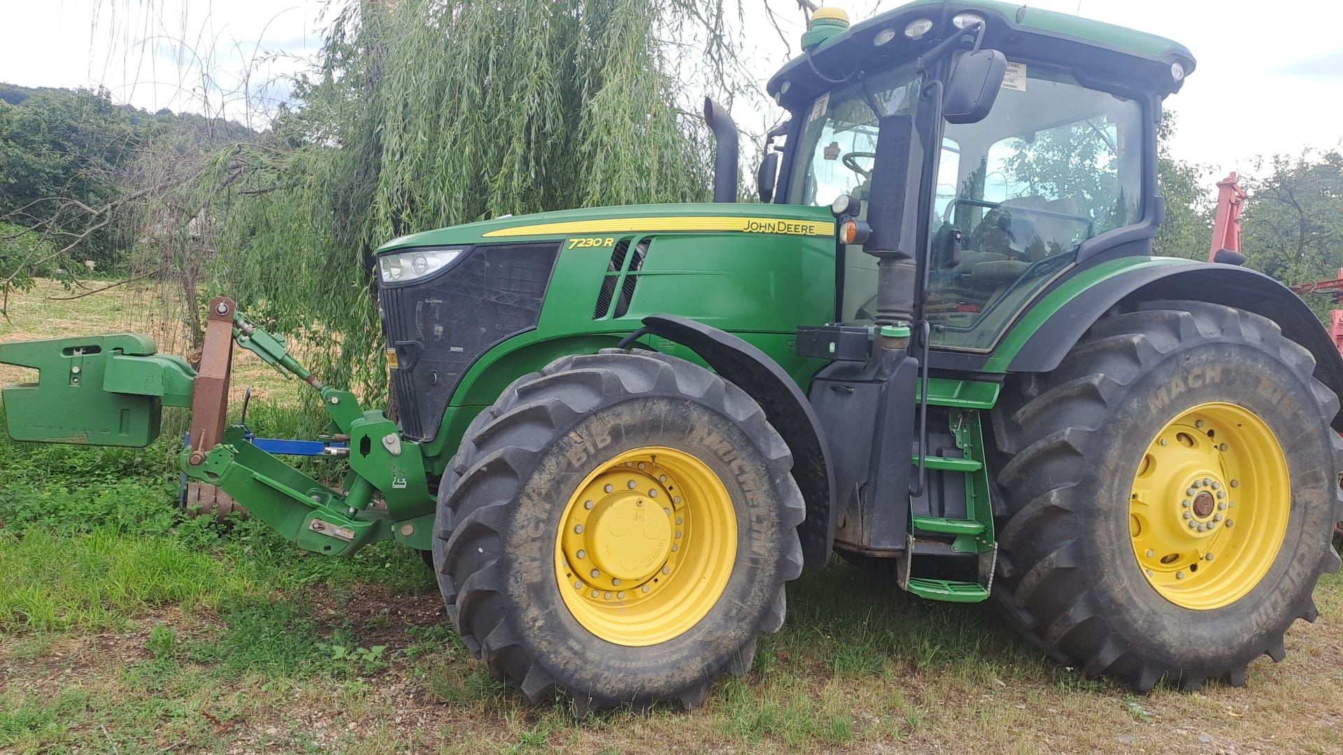John Deere 7230R