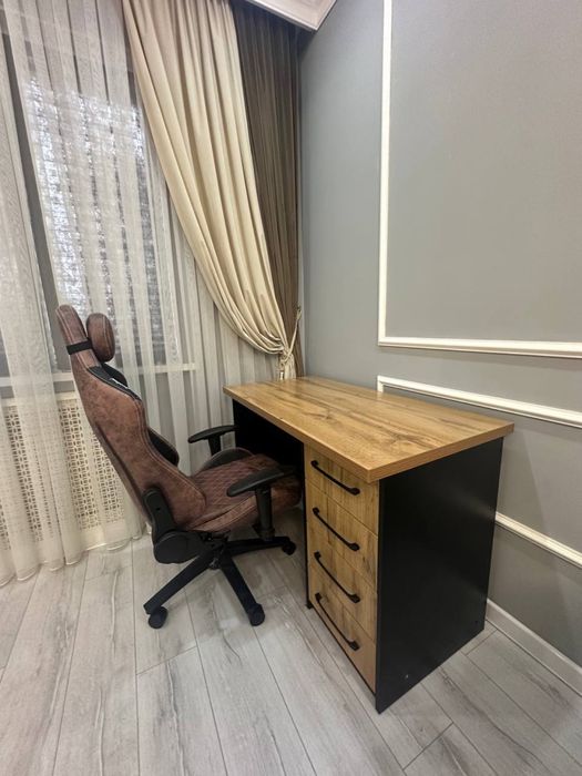 Продам стол компьютерный или письменный