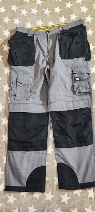 Vând pantaloni de lucru.