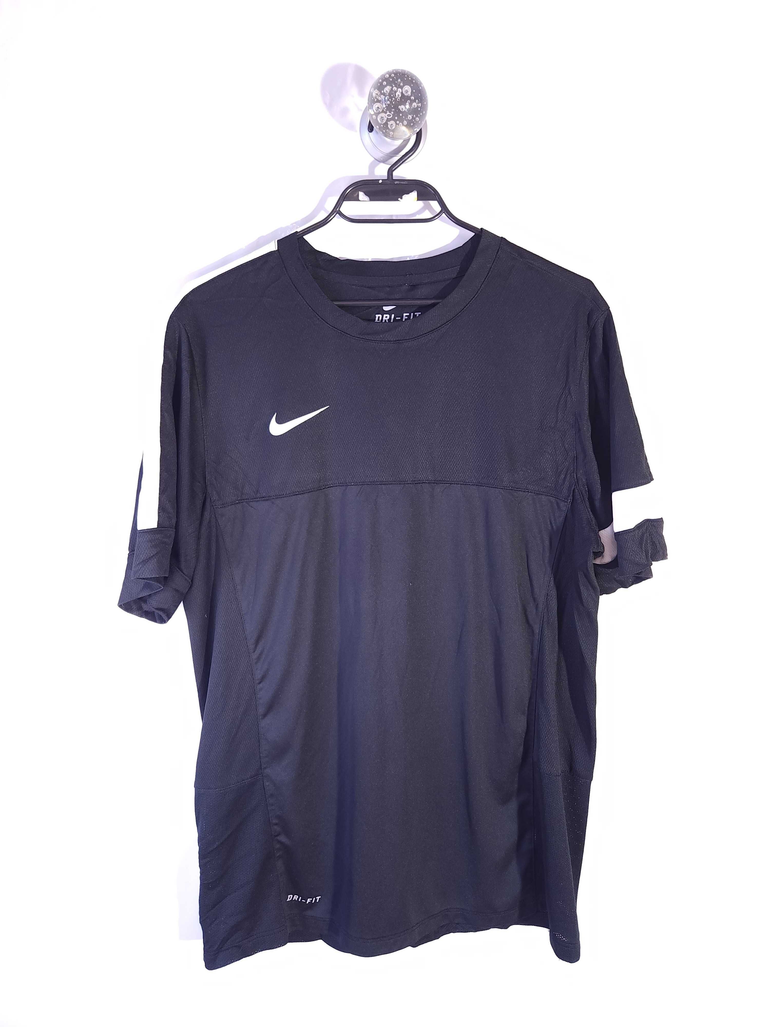 NIKE Dri-Fit Тениска/Мъжка L