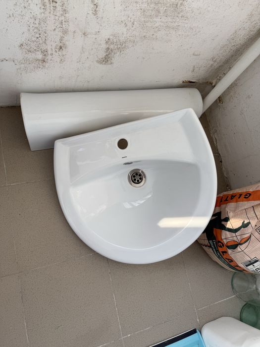 Продам раковину в ванную комнату